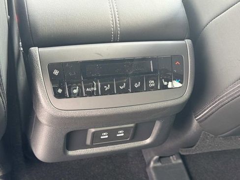 New 2026 Nissan Pathfinder SL image 18