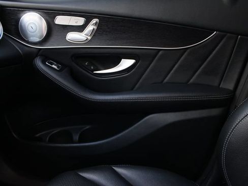 Used 2020 Mercedes-Benz GLC 300 4MATIC image 18