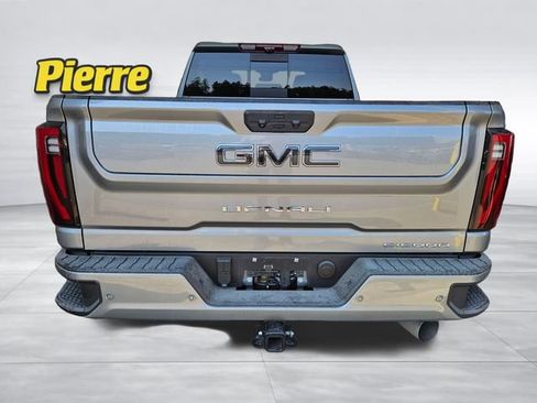 Used 2025 GMC Sierra 2500 Denali Ultimate w/ Max Trailering Package AWD/4WD image 4