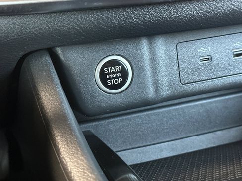 Used 2023 Nissan Rogue SV FWD image 17