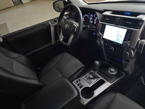 Certified 2023 Toyota 4Runner SR5 Premium w/ Moonroof Package AWD/4WD image 31