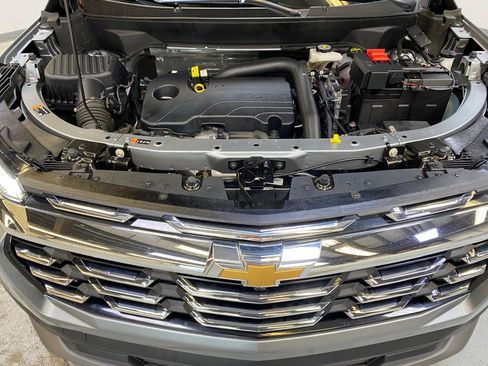 Used 2025 Chevrolet Equinox LT AWD/4WD image 9