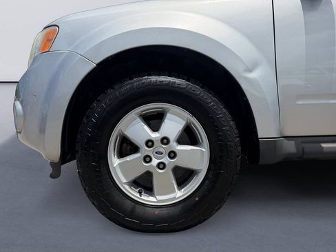 Used 2010 Ford Escape XLT FWD image 9