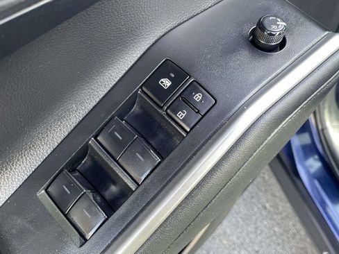 Used 2024 Toyota Highlander XLE image 24