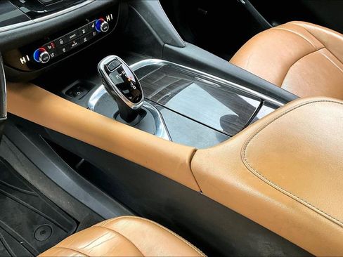 Used 2019 Buick Enclave Premium image 18