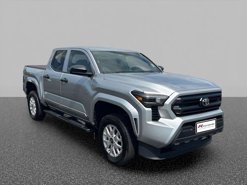 Used 2024 Toyota Tacoma SR w/ SR Upgrade Package AWD/4WD image 3