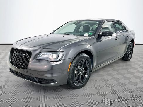 Used 2022 Chrysler 300 Touring w/ Sport Appearance Package AWD/4WD image 3