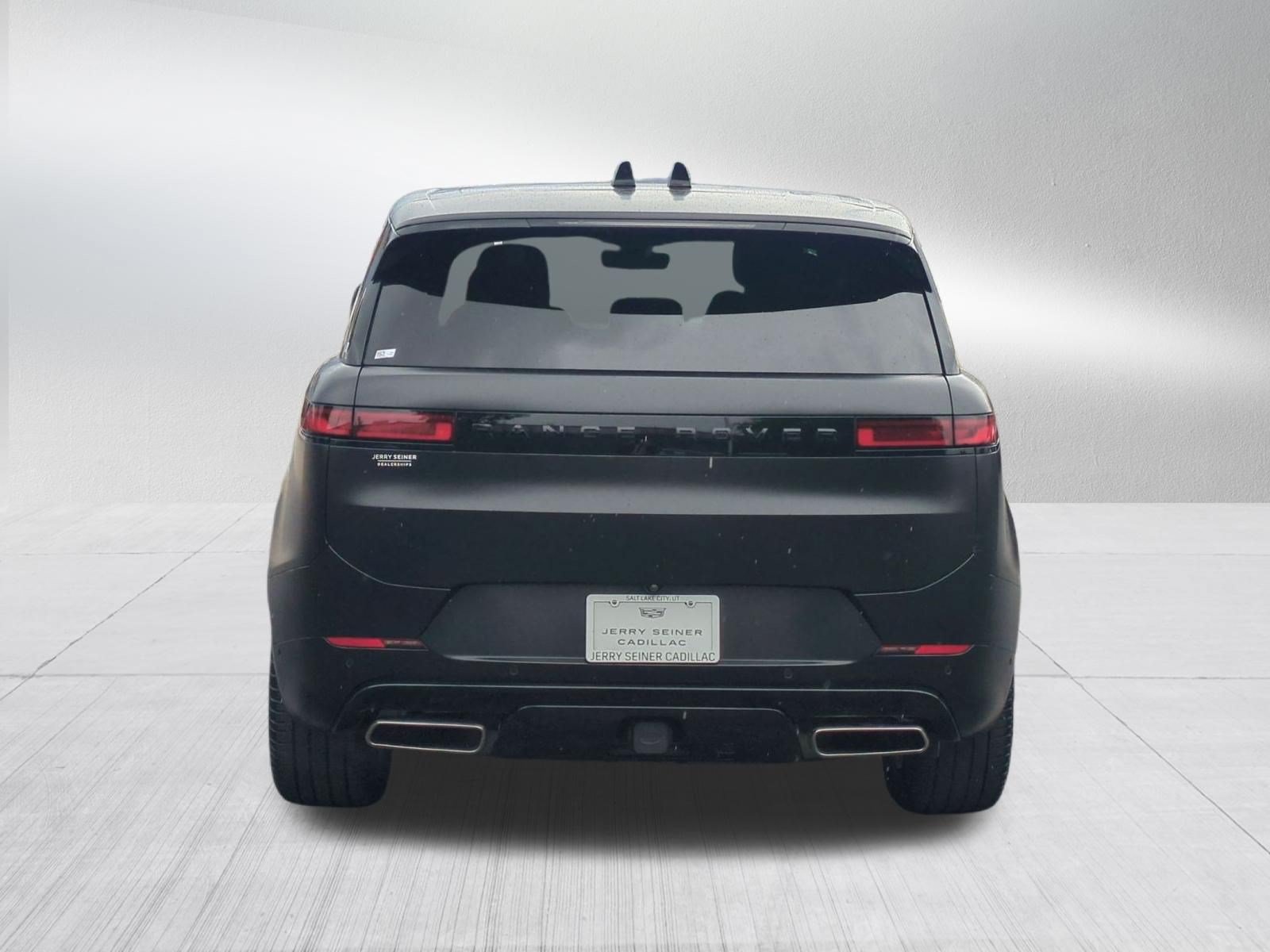 Used 2024 Land Rover Range Rover Sport Dynamic SE AWD/4WD image 4