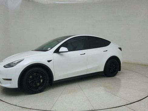 Used 2021 Tesla Model Y Long Range image 67