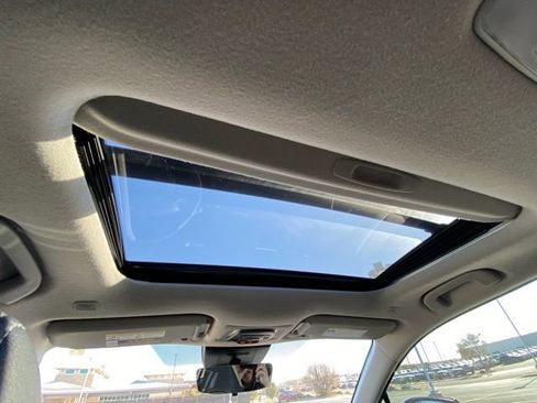 Used 2024 Toyota Corolla Cross XLE image 20