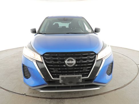Used 2022 Nissan Kicks S FWD image 2