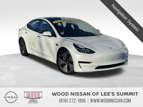 Used 2021 Tesla Model 3 Standard Range Plus image 1