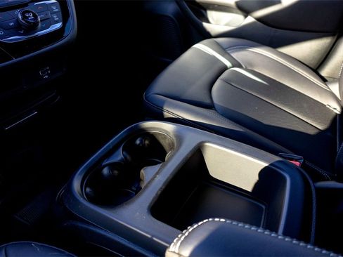 New 2026 Chrysler Pacifica Select w/ S Appearance Package image 17