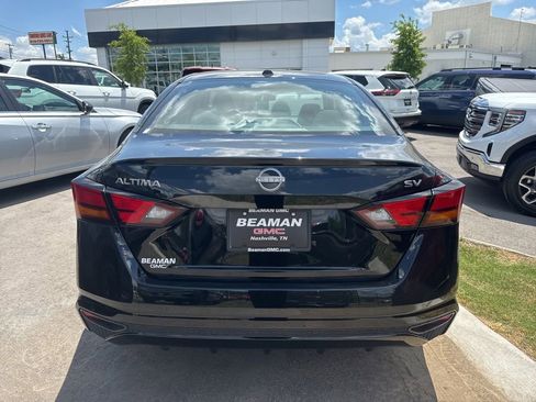 Used 2024 Nissan Altima 2.5 SV FWD image 5