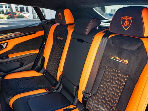 Used 2022 Lamborghini Urus image 24