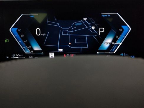 Used 2025 BMW X5 xDrive50e w/ Parking Assistance Package image 18