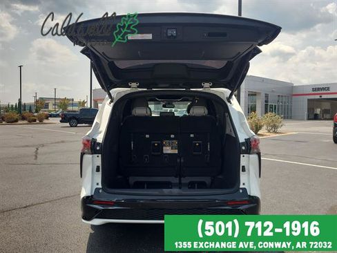 Used 2022 Toyota Sienna XSE w/ XSE Plus Package AWD/4WD image 15