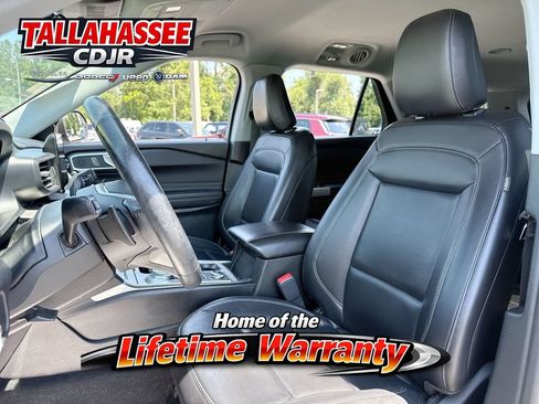 Used 2021 Ford Explorer XLT w/ Equipment Group 202A AWD/4WD image 12