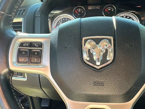Used 2017 RAM 1500 Laramie AWD/4WD image 35