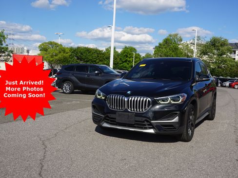 Used 2021 BMW X1 xDrive28i w/ Premium Package image 1