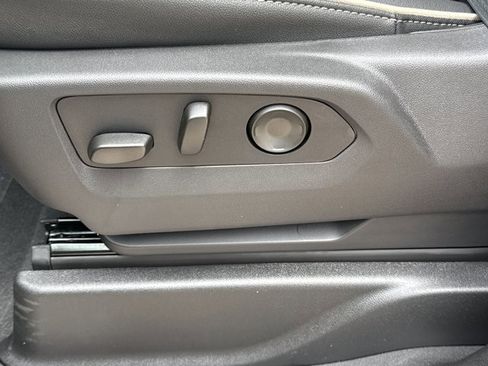 New 2026 Chevrolet Suburban Premier AWD/4WD image 19