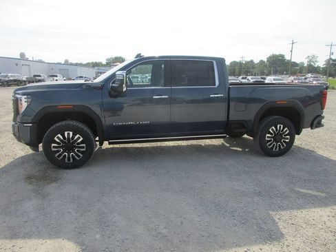 New 2026 GMC Sierra 2500 Denali Ultimate AWD/4WD image 10