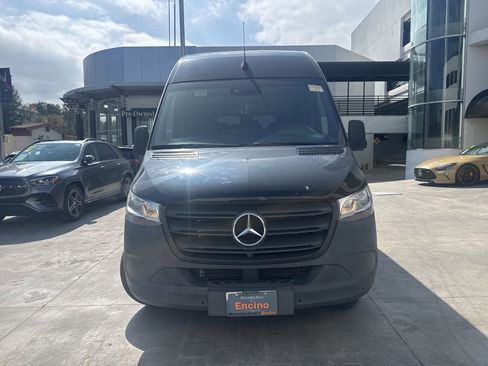 Used 2024 Mercedes-Benz Sprinter 2500 image 2