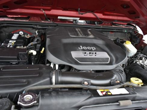 Used 2012 Jeep Wrangler Unlimited Sport image 34