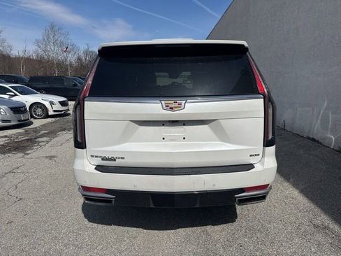 Used 2022 Cadillac Escalade Premium Luxury image 5