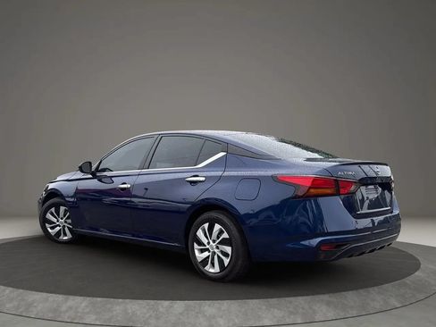 Used 2024 Nissan Altima 2.5 S FWD image 4