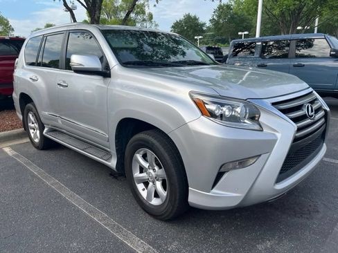 Used 2015 Lexus GX 460 w/ Navigation Package AWD/4WD image 2