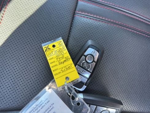 Used 2023 Ford Expedition Limited image 36