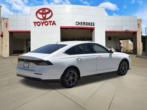 Used 2023 Honda Accord EX-L image 5