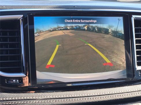 Certified 2023 Chrysler Pacifica Limited FWD image 34