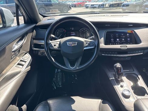 Used 2023 Cadillac XT4 Premium Luxury image 27
