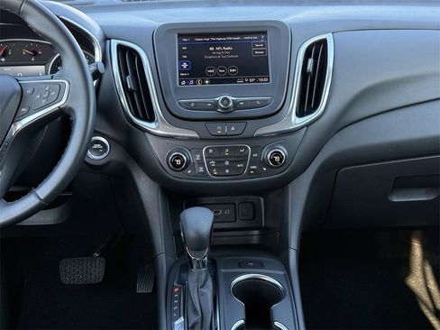 Used 2024 Chevrolet Equinox LT image 13