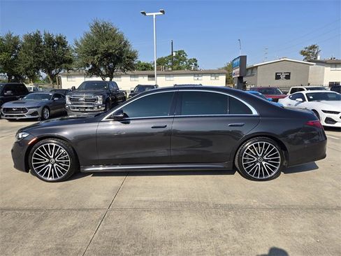 Used 2022 Mercedes-Benz S 500 4MATIC image 4