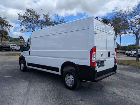 Used 2025 RAM ProMaster 2500 w/ Convenience Group image 7