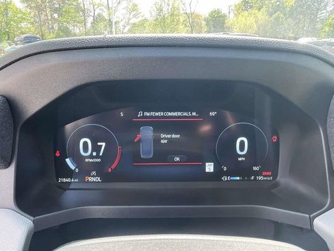 Used 2025 Ford Explorer Active AWD/4WD image 17