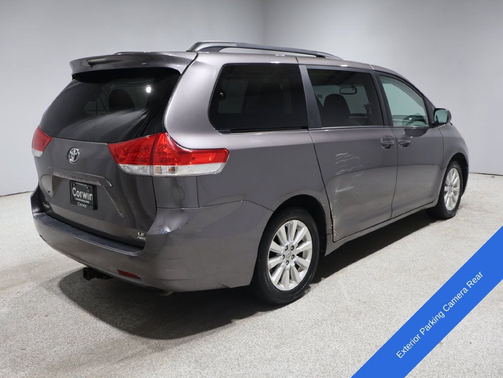 Used 2012 Toyota Sienna LE w/ Towing Pkg AWD/4WD image 2