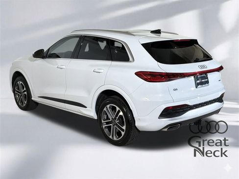 Certified 2025 Audi Q5 Premium Plus w/ Premium Plus image 9