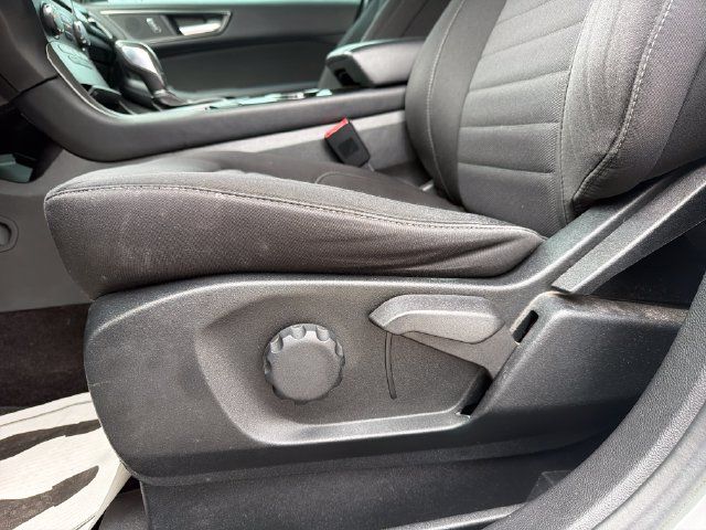 Used 2018 Ford Edge SE AWD/4WD image 12