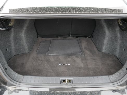 Used 2021 Nissan Versa SV image 19