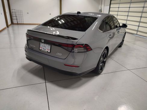 Used 2024 Honda Accord Sport image 13