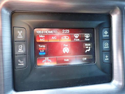 Used 2017 Dodge Challenger SXT RWD image 17