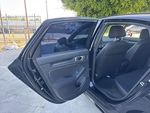 Used 2023 Honda Civic Sport image 11