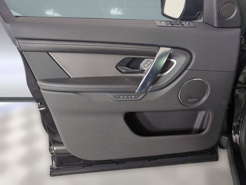 New 2025 Land Rover Discovery Sport Dynamic SE image 10