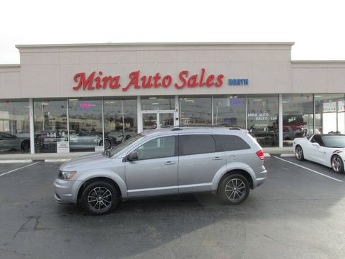 Used 2017 Dodge Journey SE w/ Flexible Seating Group FWD image 3