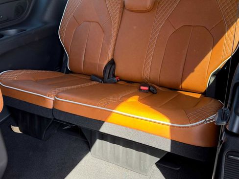 New 2026 Chrysler Pacifica Pinnacle AWD/4WD image 23