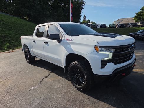 Used 2024 Chevrolet Silverado 1500 LT Trail Boss AWD/4WD image 1